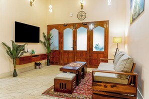 Living area - Blessings Homestay- A luxury Abode with Garden! (Varanasi)