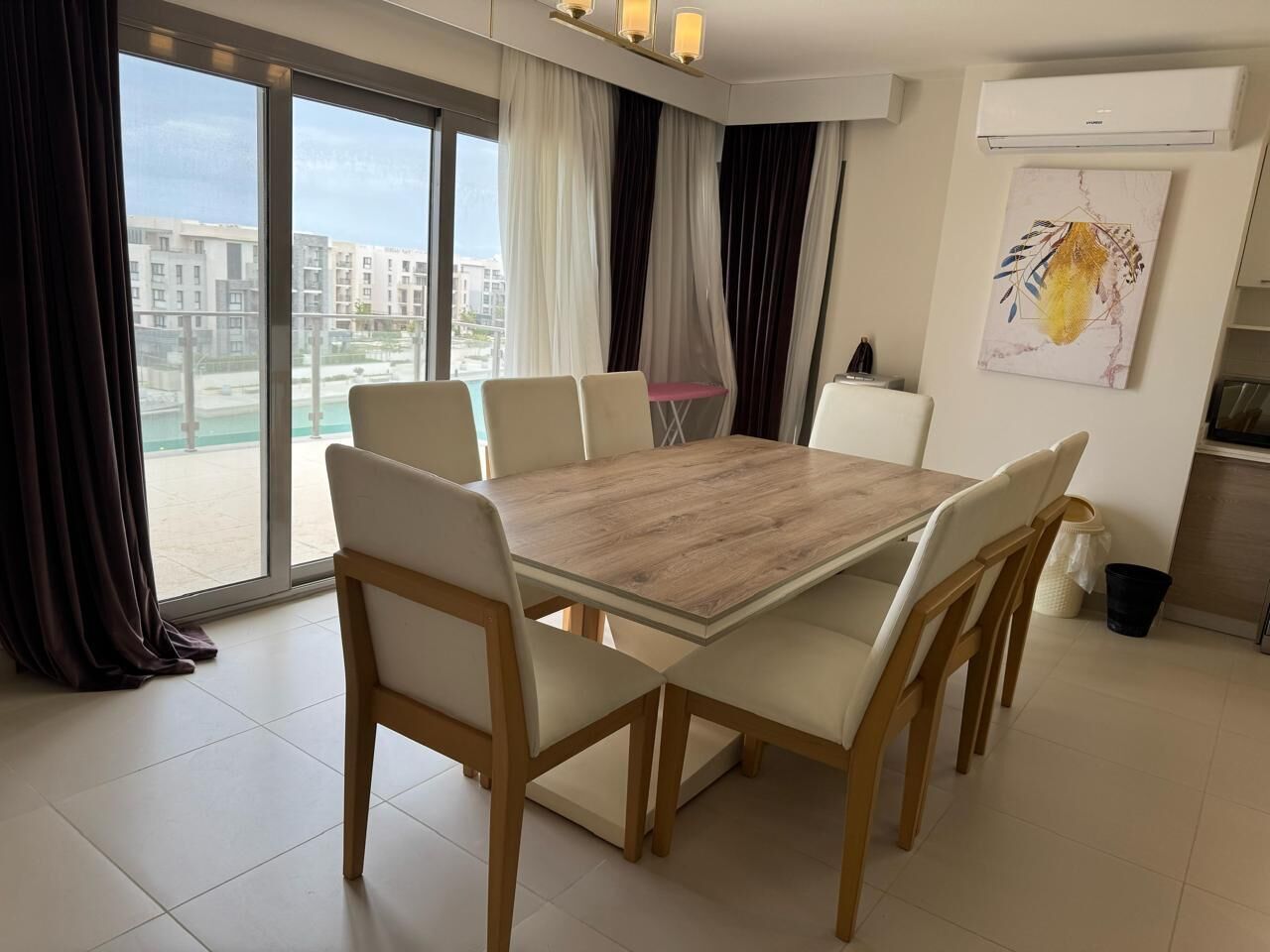Appartement Penthouse, 4 chambres, vue sur le canal | Restauration