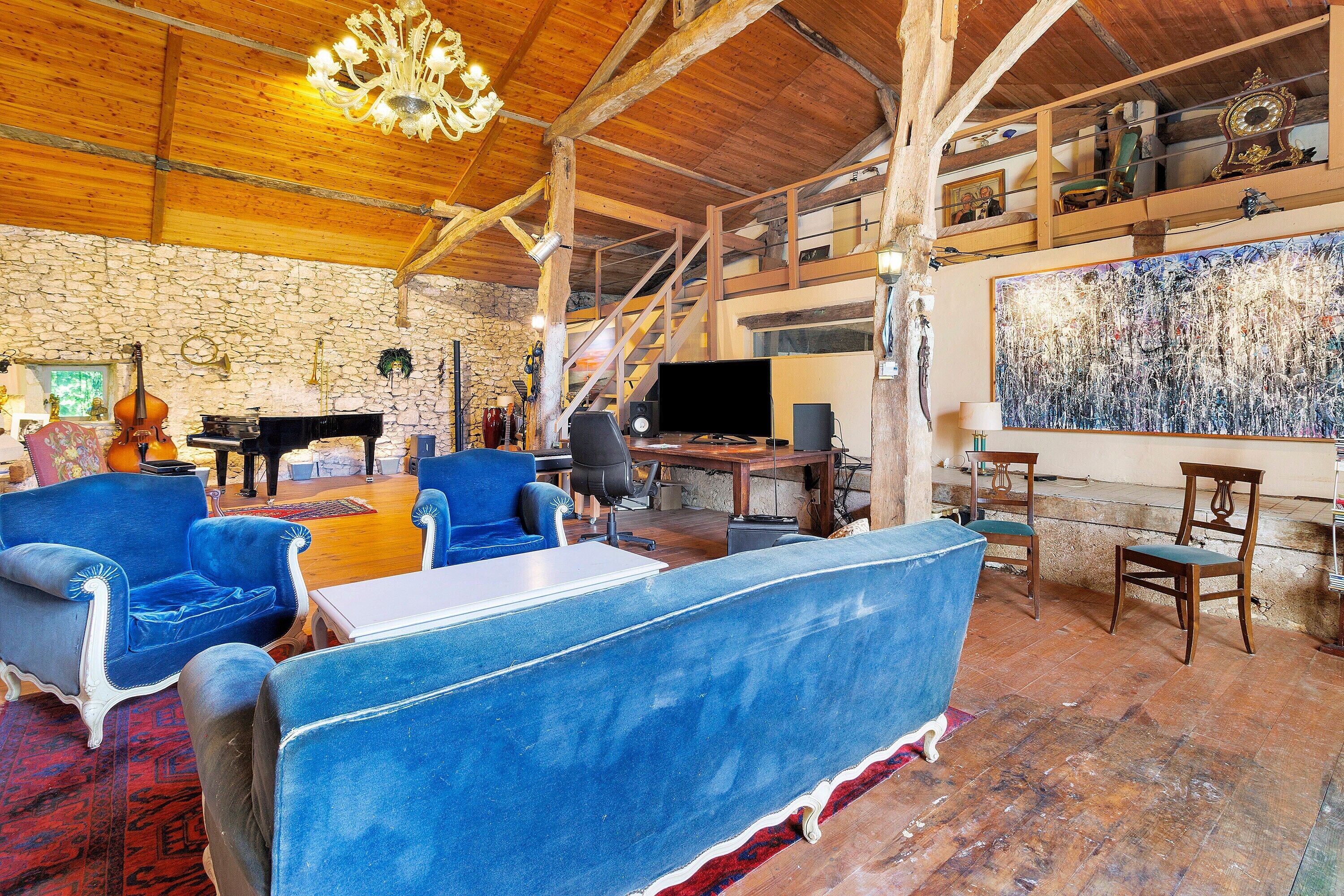 TV, fireplace, DVD player, stereo