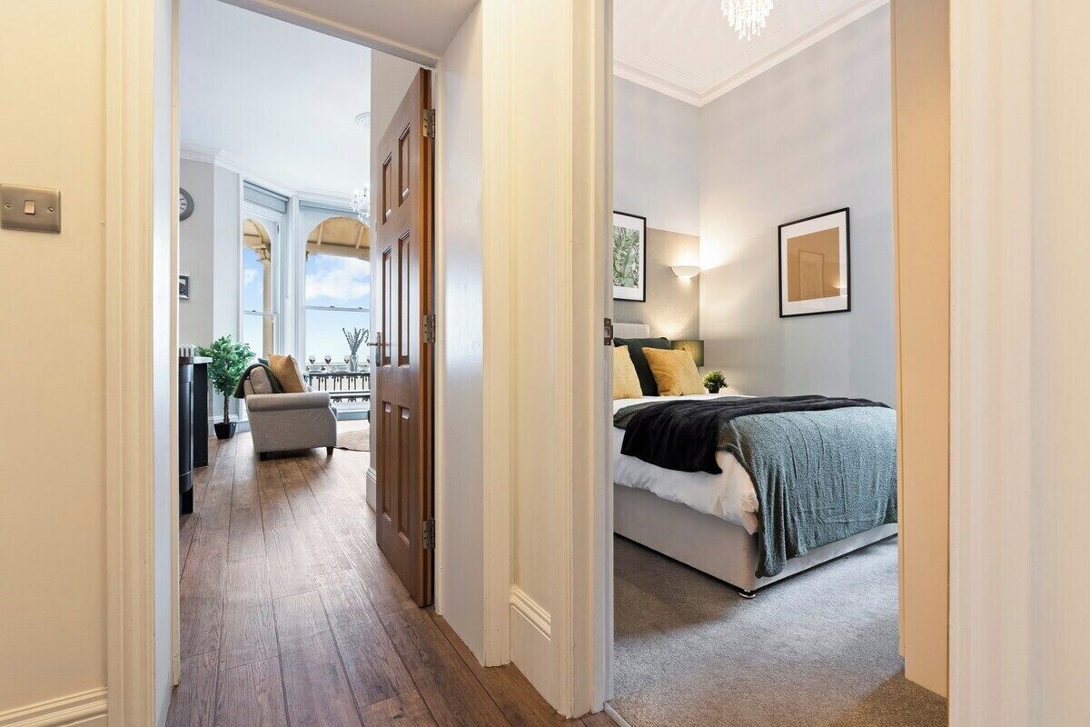 2 bedrooms, iron/ironing board, Internet, bed sheets