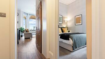 2 bedrooms, iron/ironing board, Internet, bed sheets