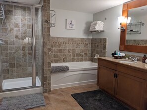 Hair dryer - All New Chic Ski in/out King bed (Vernon Township)