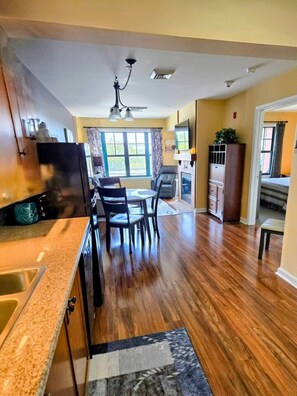 Interior - Tree House Retreat @ Mt Creek Rsrt Ski-In/Ski-Out (Vernon Township)