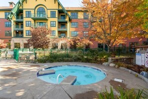 Pool - Slope side cozy Studio (Vernon Township)