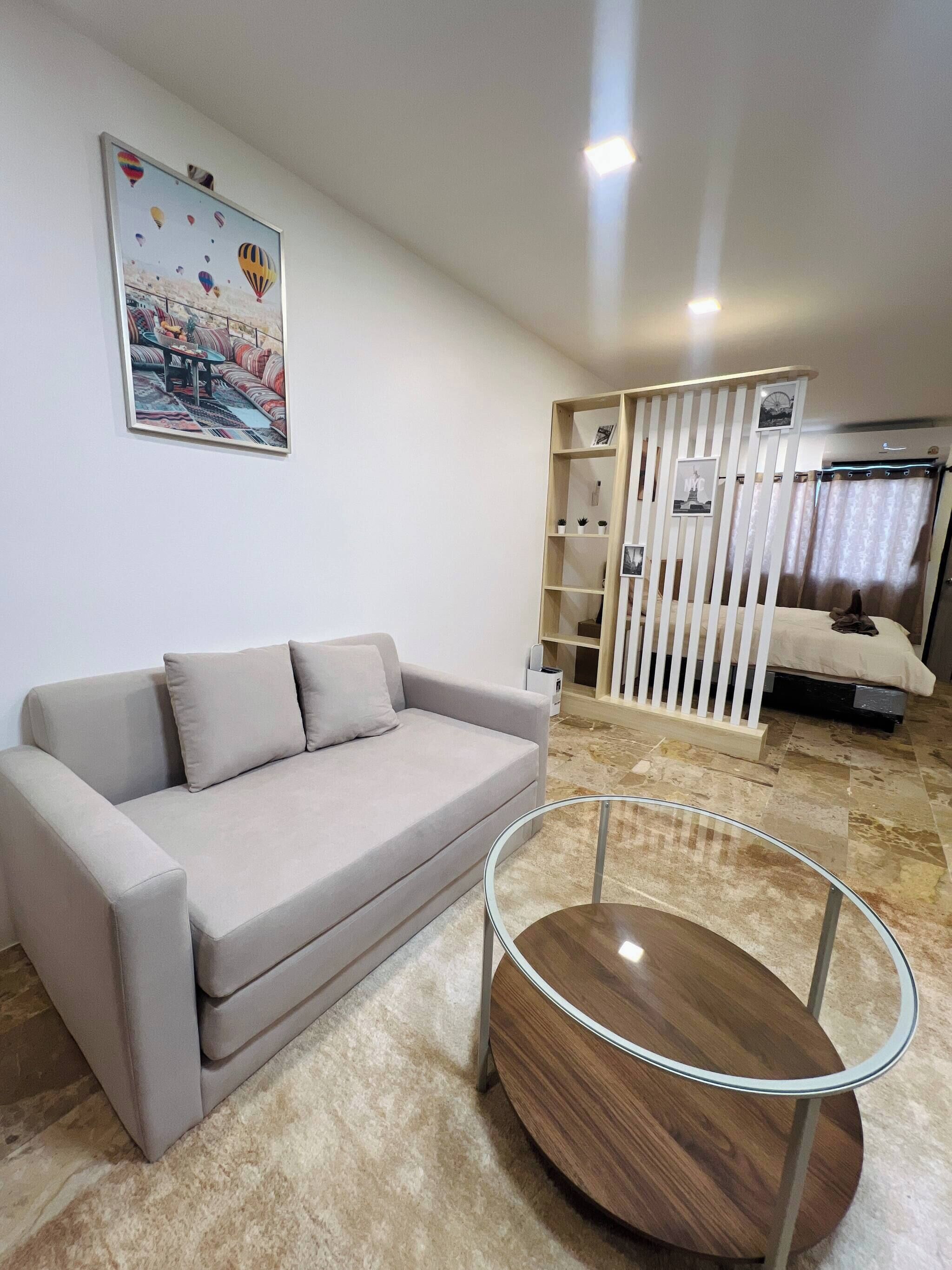 Apartment, 1 Bedroom, Smoking | Living room