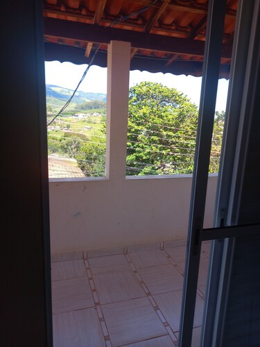 Cozy loft, close to the market, paved road to waterfalls in the city center.