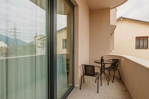 Outdoor dining - Pusi Hotel (Tirane)