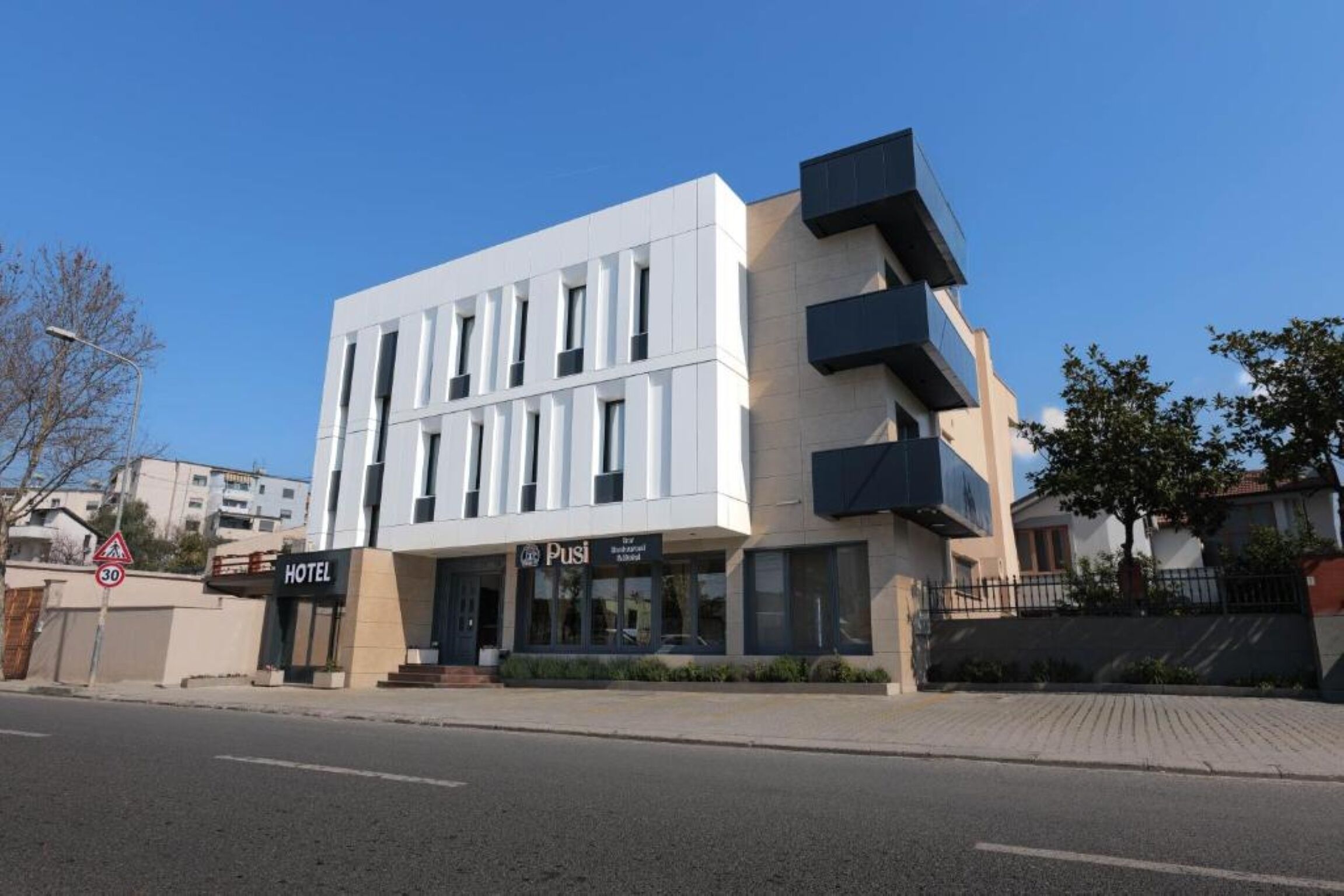 المنشأة من الخارج