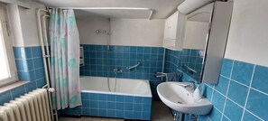 Bathroom - Vrbo Property (Bonndorf im Schwarzwald)