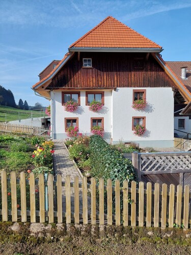 Haus Gloriosa: Where Black Forest tradition meets pure relaxation.