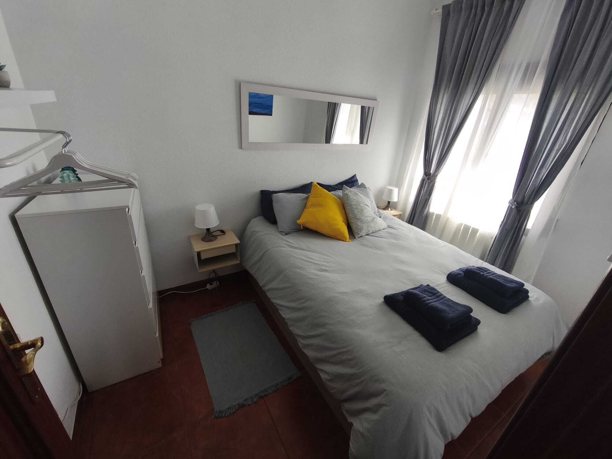 5 quartos, ferros/tábuas de passar roupa, Wi-Fi, roupa de cama