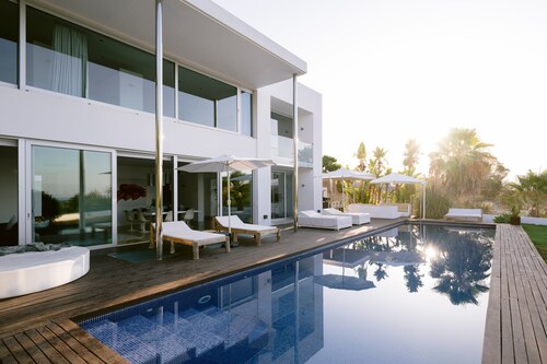 Vacation Home 'Villa 10 9' with Mountain Views, Wi-Fi and Air Conditioning