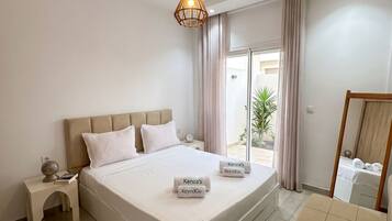 1 bedroom, iron/ironing board, internet, bed sheets