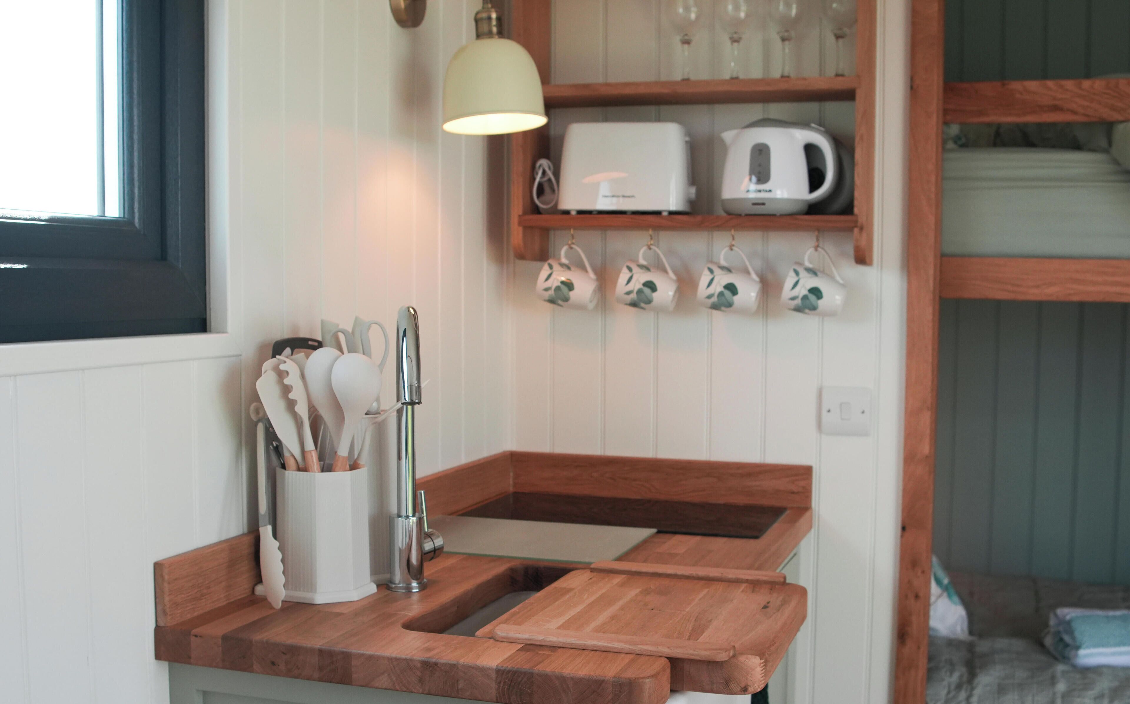 Enjoy Glamping In St Loy! Beautiful Sea Views, Peace & Calm. Sleeps Up To Four! - St Just in Penwith