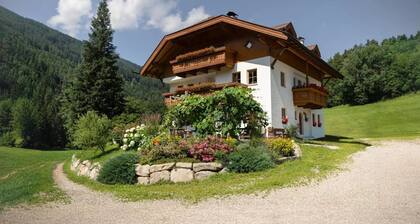 Apartment 'Getzenbergerhof' with Balcony and Wi-Fi