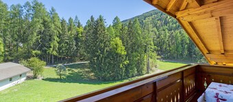 Apartment 'Getzenbergerhof' with Balcony and Wi-Fi