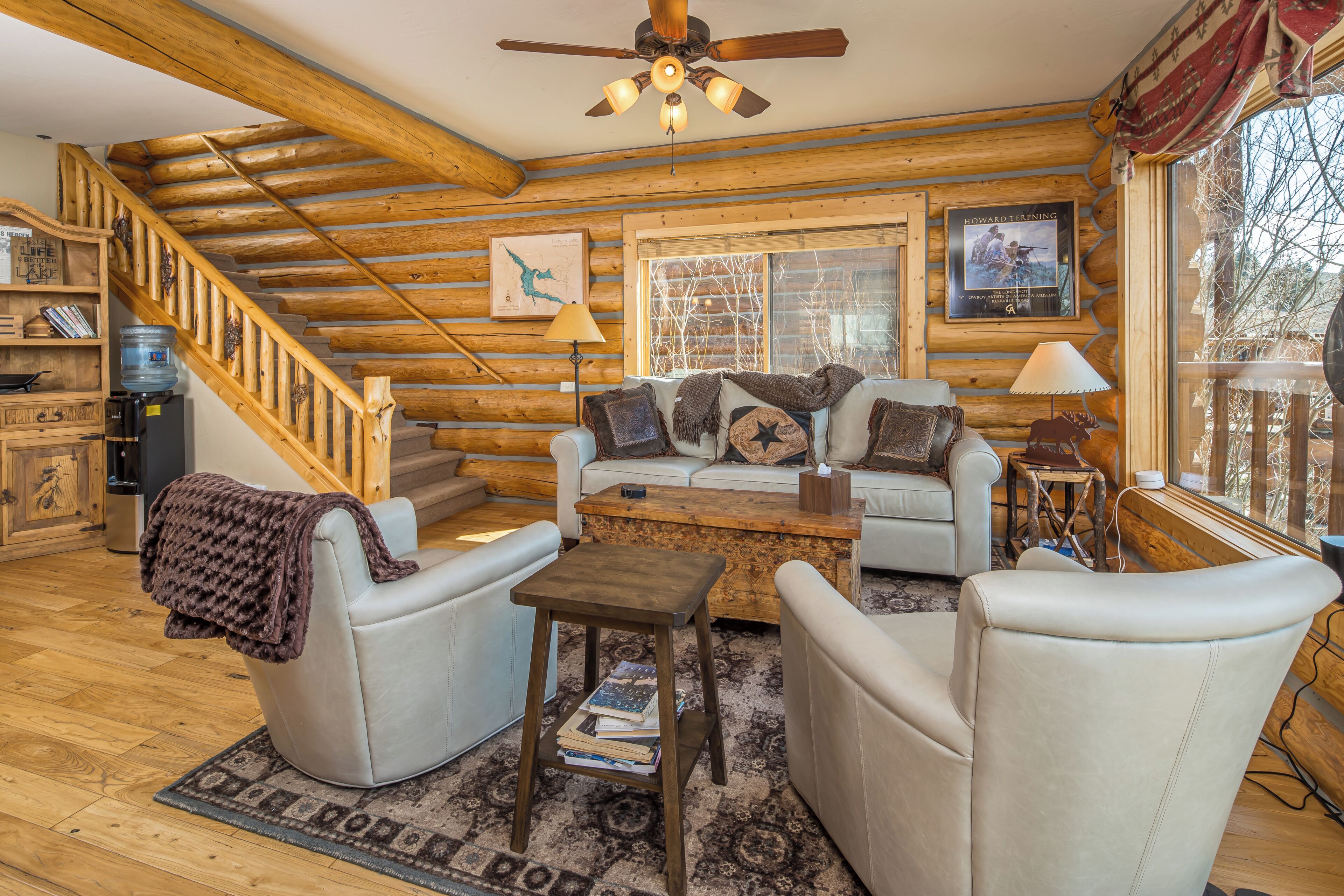 Deluxe Cabin, Lake View | Living area