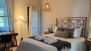 Room - Saratoga Sunset Lake House - 10 Min to Race Track & Downtown (Saratoga Springs)