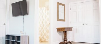 Cozy 1-bedroom studio in adorable Lewes 4 miles from the beach!
