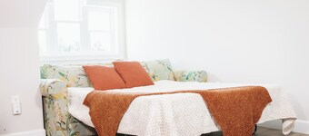 Cozy 1-bedroom studio in adorable Lewes 4 miles from the beach!