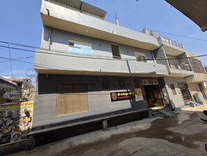 House | Exterior - Hotel O Prem Mandi (Mathura)