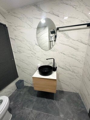 Bathroom - Smart Studio Appartment Near Old Town Phuket (Phuket)