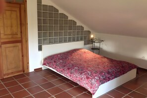 Room - Holiday Home 'Casa Das Figueiras' with Private Pool, Private Terrace and Wi-Fi (Pinhal Novo)