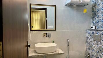 Superior Double Room, City View | Bathroom