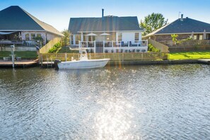 Marina - French Quarter Festival Rental Near New Orleans with Waterfront with Boat Dock (Slidell)