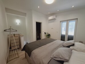 1 bedroom, WiFi, bed sheets - Apartments Oliva with Shared Heated Pool / One Bedroom Apartment with Pool (Kaštel Sućurac)