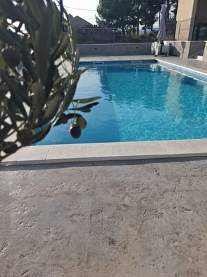 Beheizter Pool