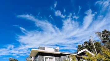 Classic Villa, Balcony, Hill View | Exterior