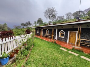 Klassieke villa, balkon, uitzicht op heuvels | Exterieur