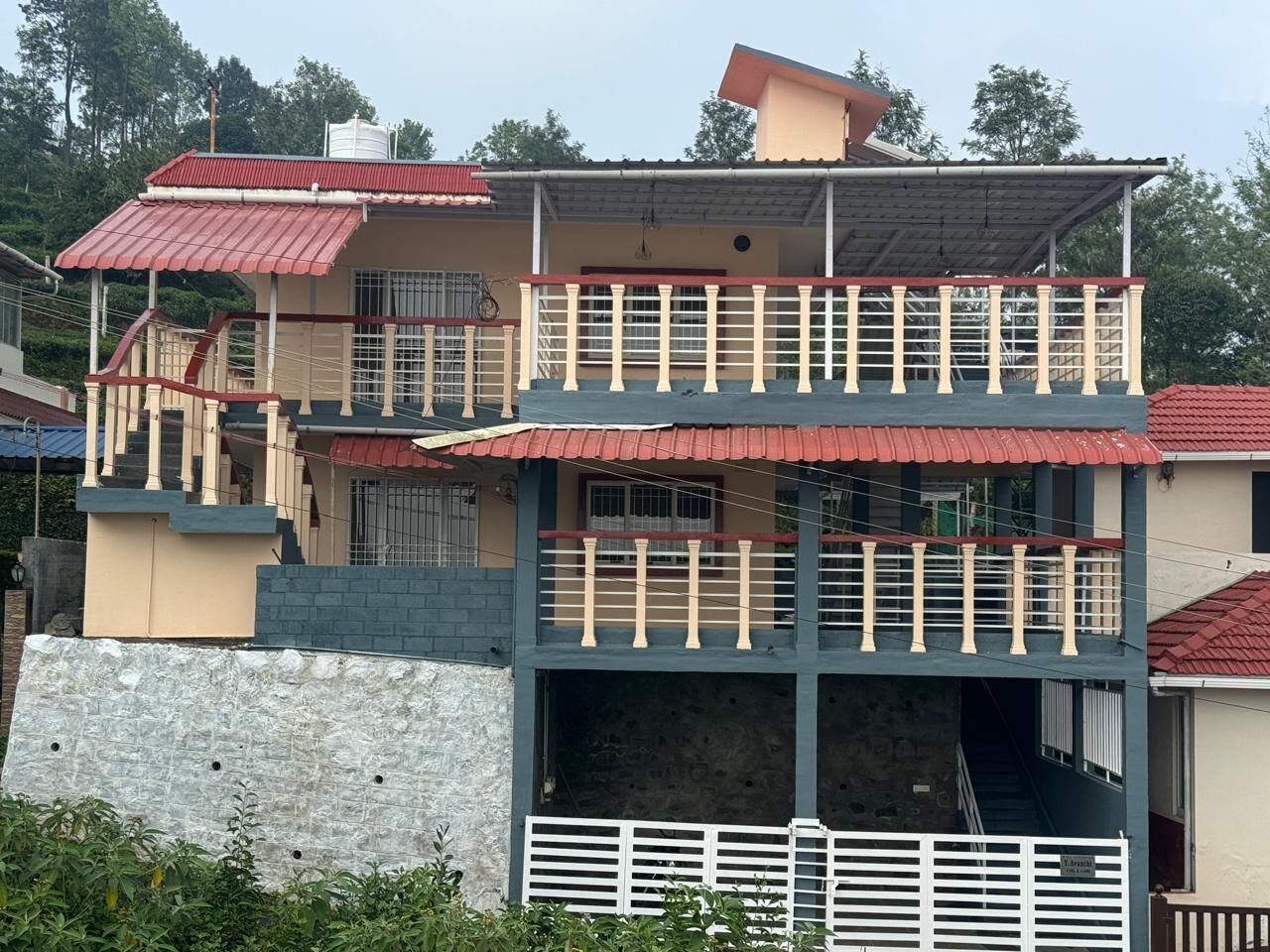 Klassieke villa, balkon, uitzicht op heuvels | Exterieur