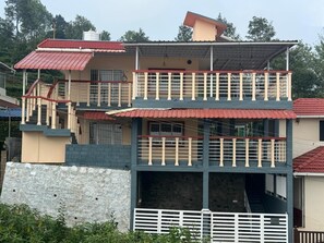 Classic Villa, Balcony, Hill View | Bahagian luar