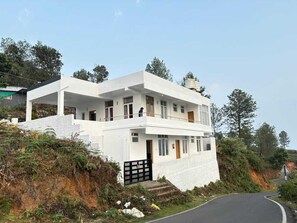 Klassieke villa, balkon, uitzicht op heuvels | Exterieur