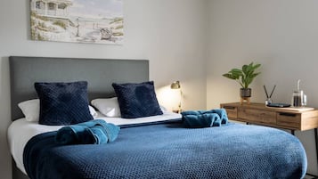 3 bedrooms, desk, iron/ironing board, WiFi