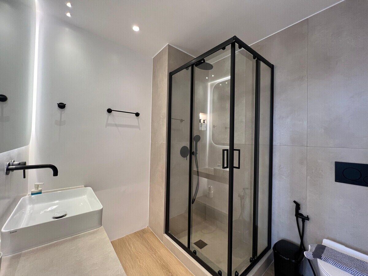 Family Apartment, Patio | Bathroom