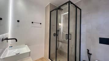 Family Apartment, Patio | Bathroom