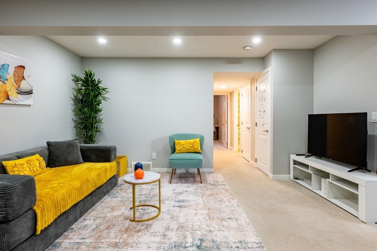New Suite Fast Wifi & Full Kitchen Near Airport - Calgary