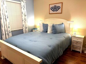 2 bedrooms, iron/ironing board, WiFi, bed sheets - Seven Shores Townhome in Bradenton Minutes to AMI (Bradenton)