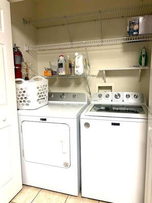 Interior - Seven Shores Townhome in Bradenton Minutes to AMI (Bradenton)