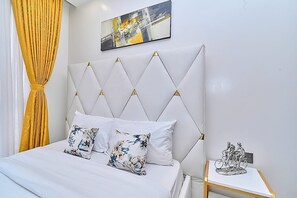 1 bedroom, iron/ironing board, WiFi, bed sheets - Cozy 1-bedroom apartment in tranquil Nairobi Westlands with pool and gym (Nairobi)