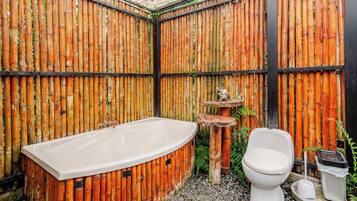 Deluxe Cabin, Private Bathroom, Mountain View | Property grounds