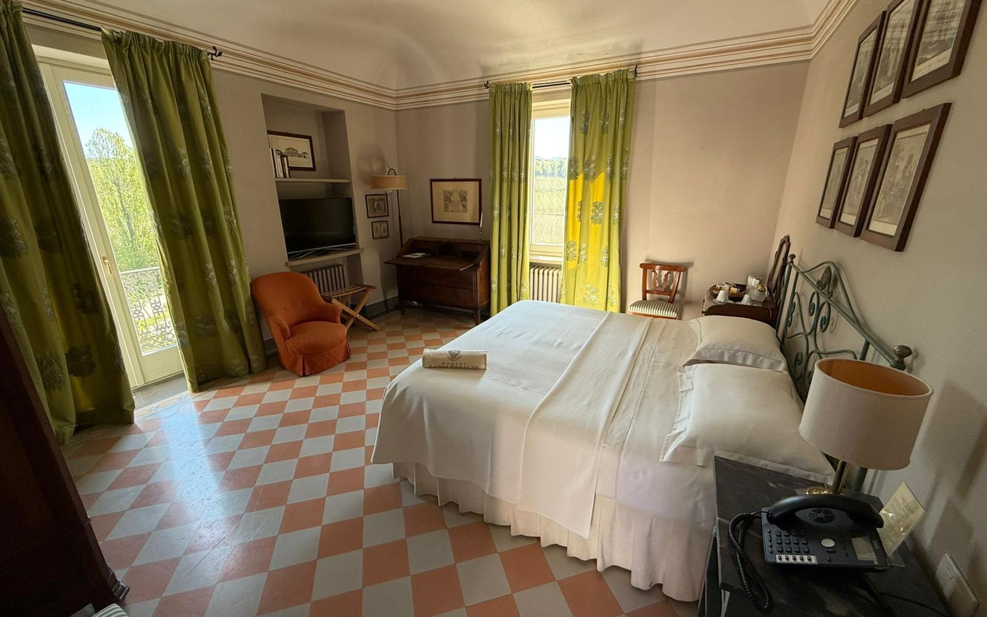 Quarto casal superior, vista para o jardim