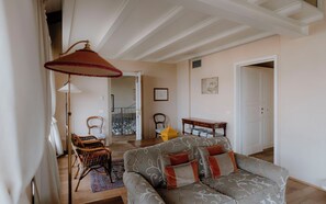 Suite, uitzicht op tuin | Interieur