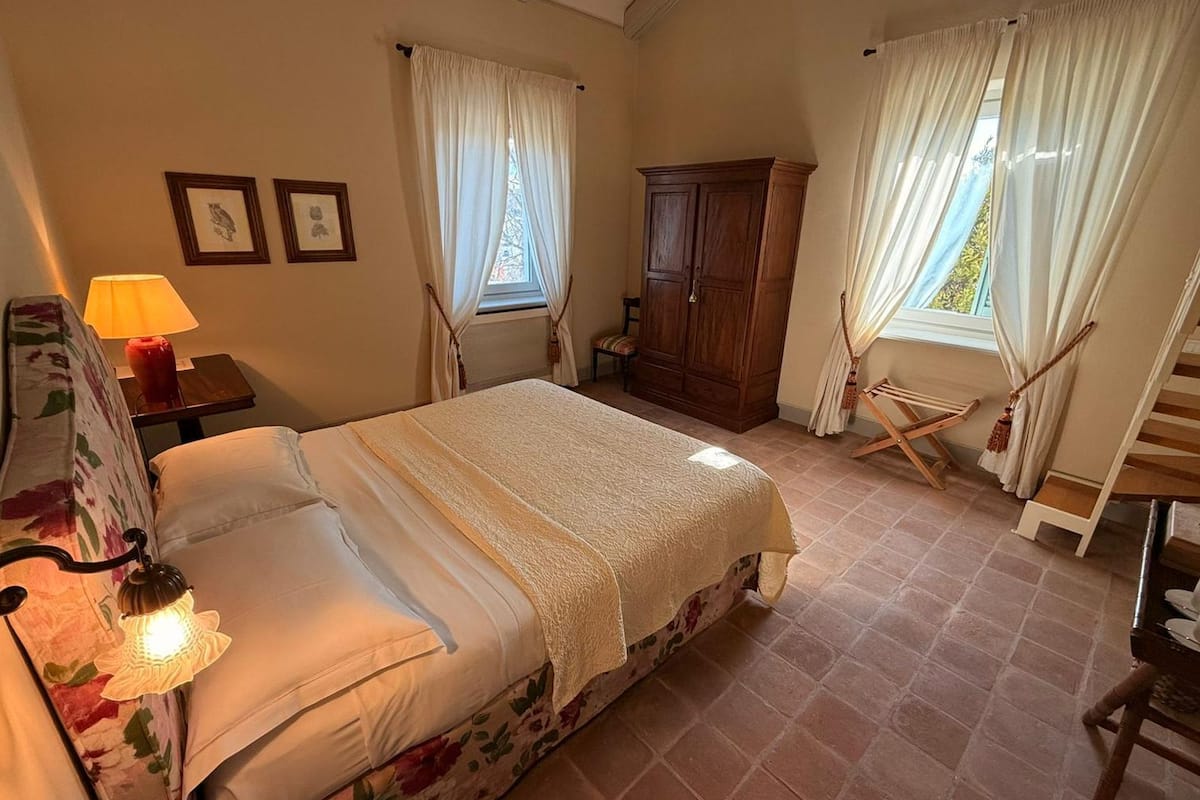 Junior-sviitti, näköala puutarhaan