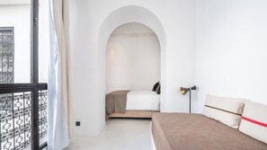 4 bedrooms, WiFi, bed sheets