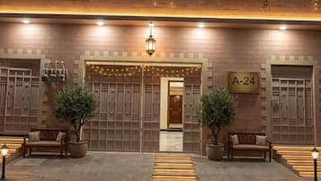 Mặt tiền nơi lưu trú