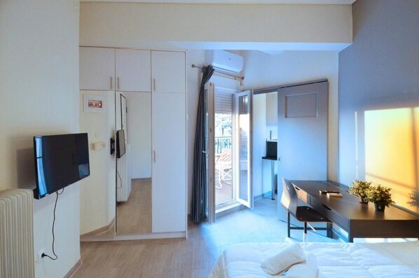Departamento, balcón | Tabla de planchar con plancha y wifi gratis 